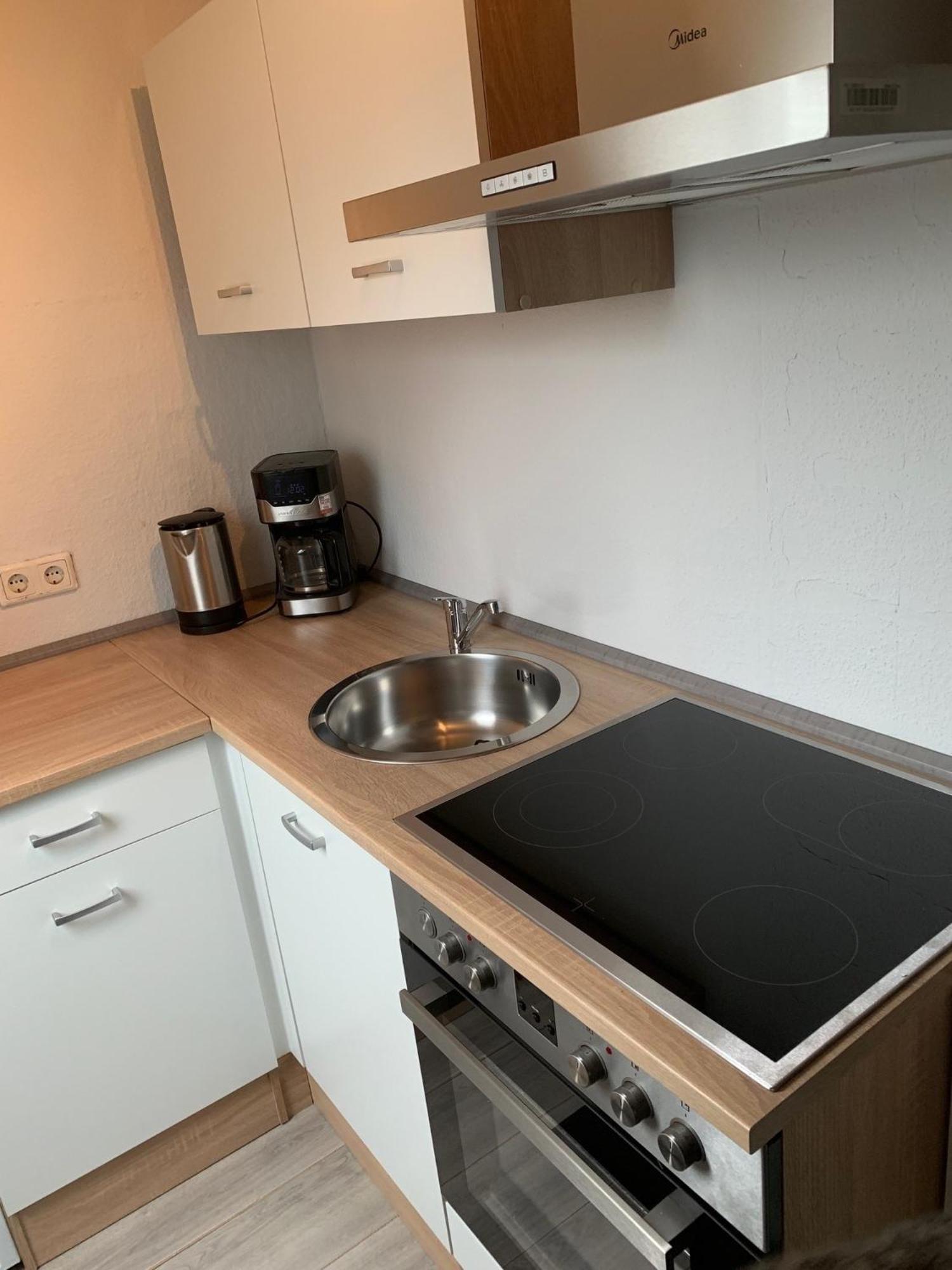 Studio 49 Mit Balkon, Einbau Kueche , Eigenes Bad ,2 Boxspringbetten, W-Lan, Tv , Waschmaschine Leilighet Oberhausen  Eksteriør bilde